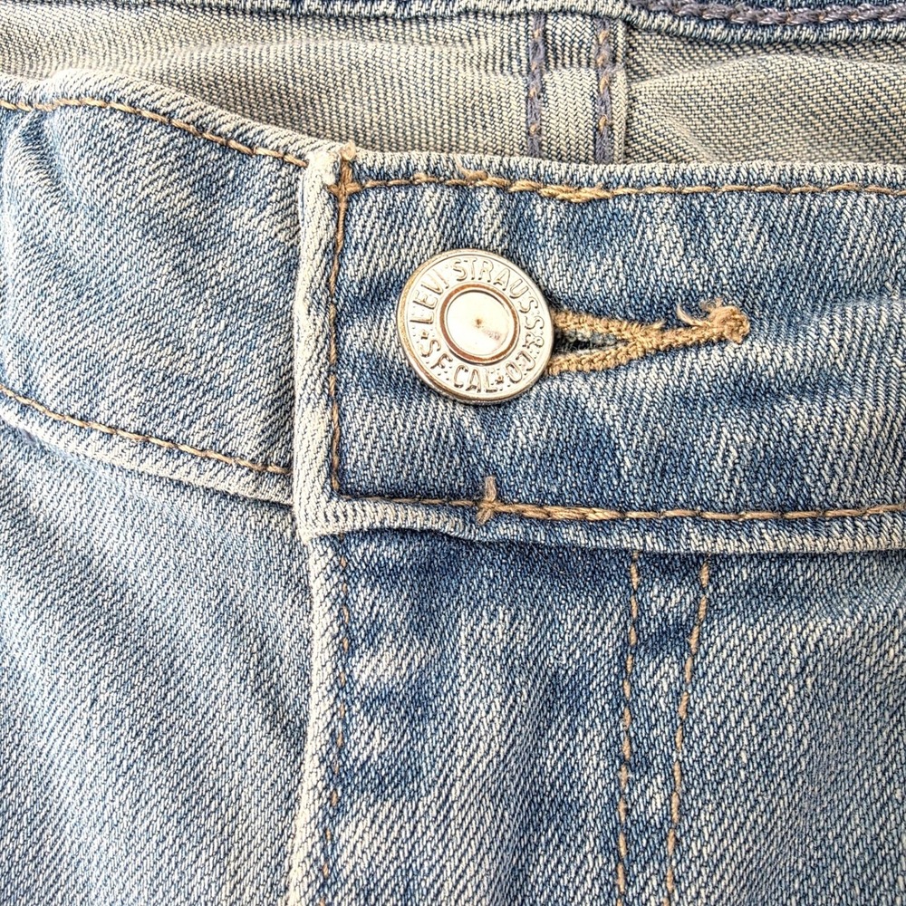 Levis 518 Bootcut Jeans Womens 11 Medium Wash Blue Denim Mid Rise Stretch - Picture 15 of 16
